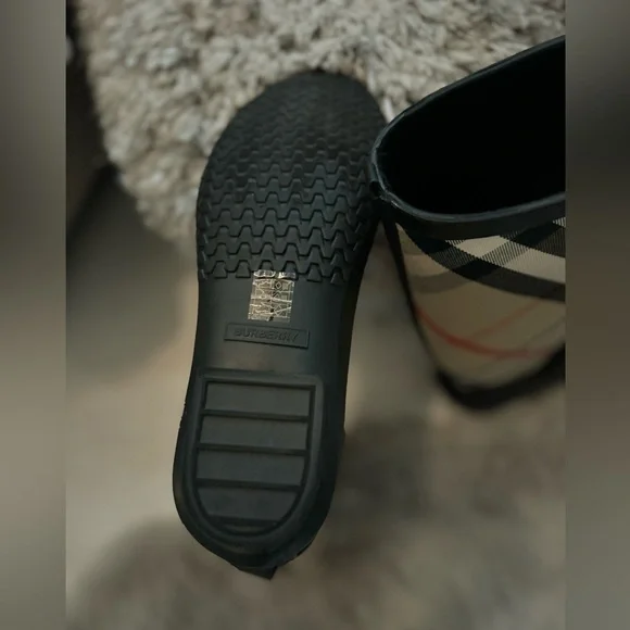 Burberry Rain Boots Sz 10 - Picture 6 of 11